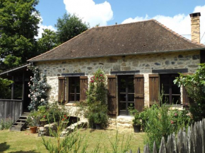 Отель Cottage in Dordogne  Шатео- Шерв